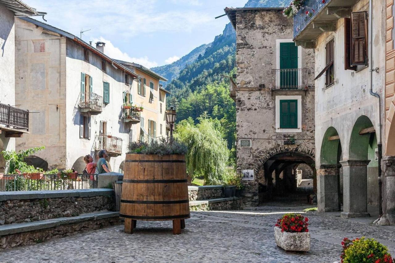Sunny 1-Bed Apartment In Lovely Mountain Village La Brigue Exterior photo