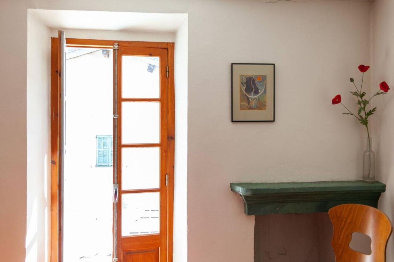 Sunny 1-Bed Apartment In Lovely Mountain Village La Brigue Exterior photo